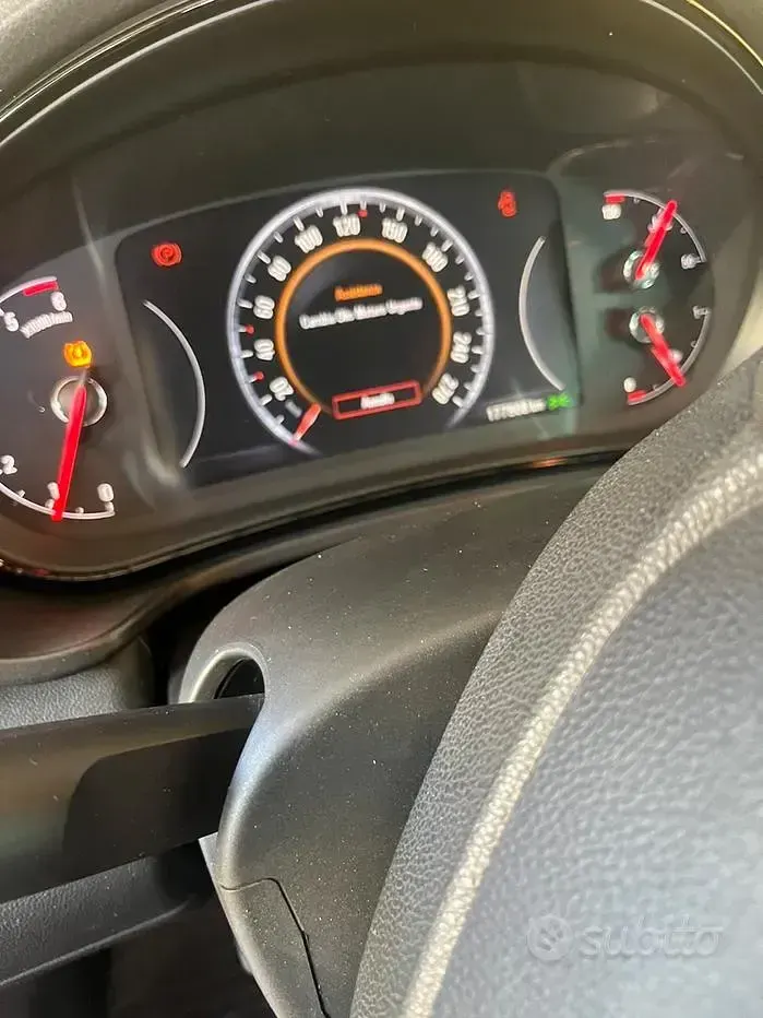 Usata Opel Insignia 140 CV (102 kW) 2014 Grigio Station wagon