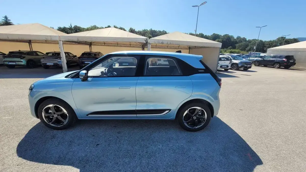 Ny DongFeng Box 38 kW (52 HK) 2026 Silver Halvkombi