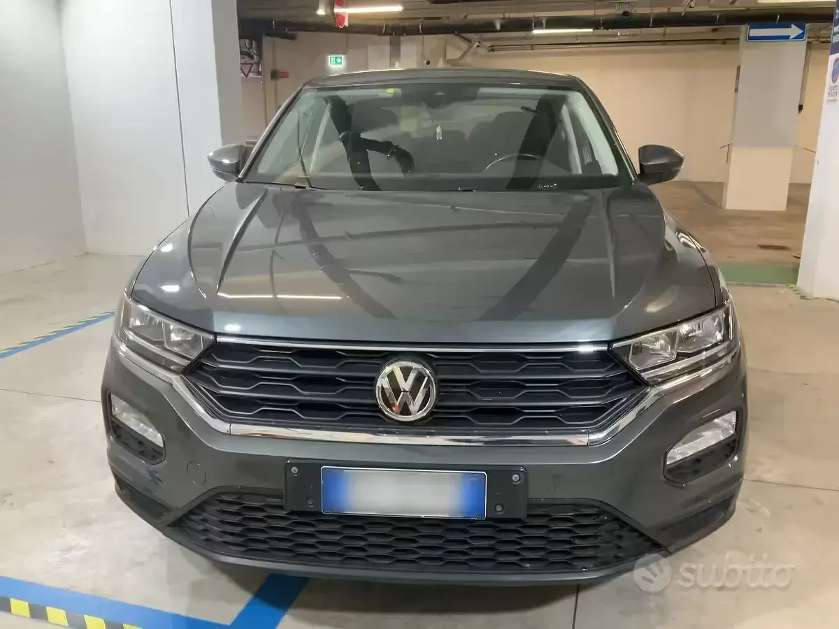 Usata VW T-Roc Style 116 CV (85 kW) 2018 Grigio SUV