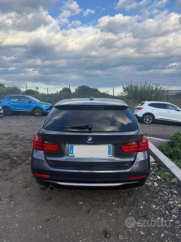 Usata BMW 320 Efficient Dynamics 2014 Grigio Station wagon