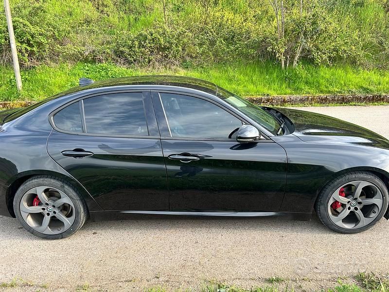 Gebraucht Alfa Romeo Giulia 180 PS (132 kW) 2016 Schwarz Limousine