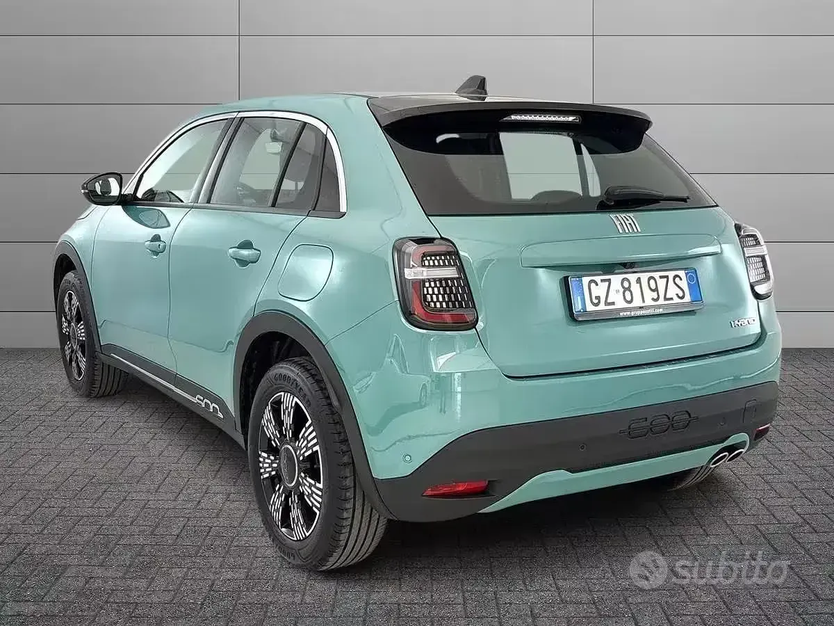 Usata Fiat 600 136 CV (100 kW) 2025 Bluazzurro SUV