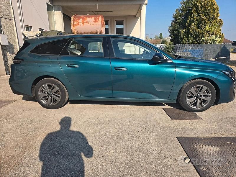 Usado Peugeot 308 Active 131 CV (96 kW) 2022 Azul Familiar