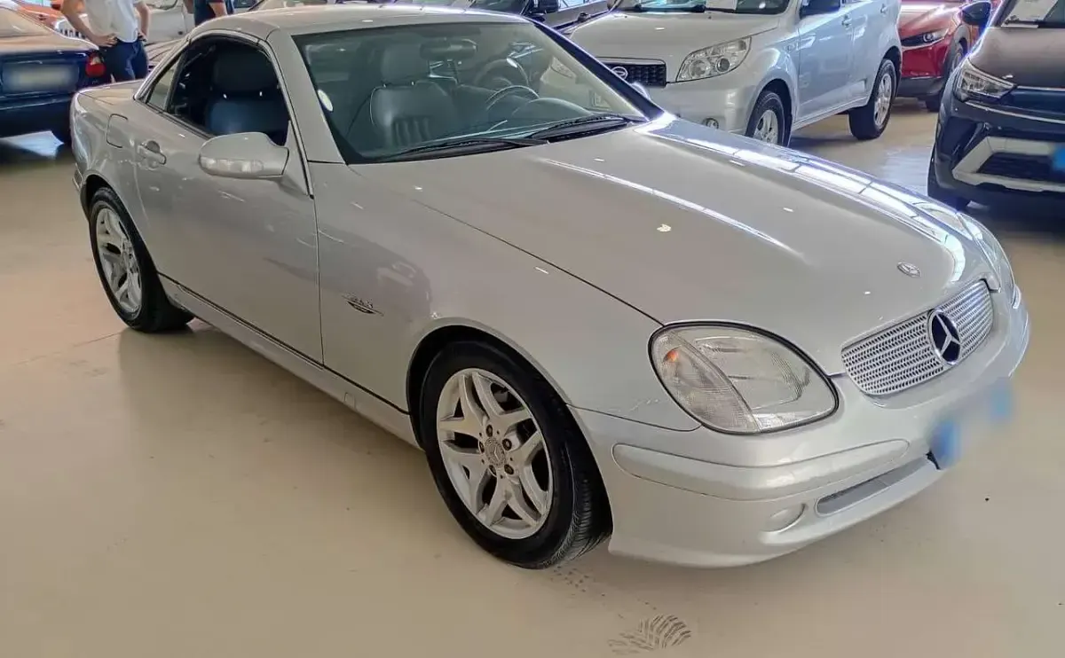 Usata Mercedes SLK200 163 CV (119 kW) 2003 Argento Cabrio
