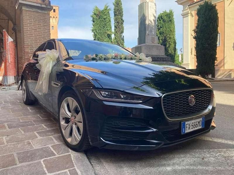 Usata Jaguar XE R-Dynamic 179 CV (131 kW) 2019 Nero Berlina