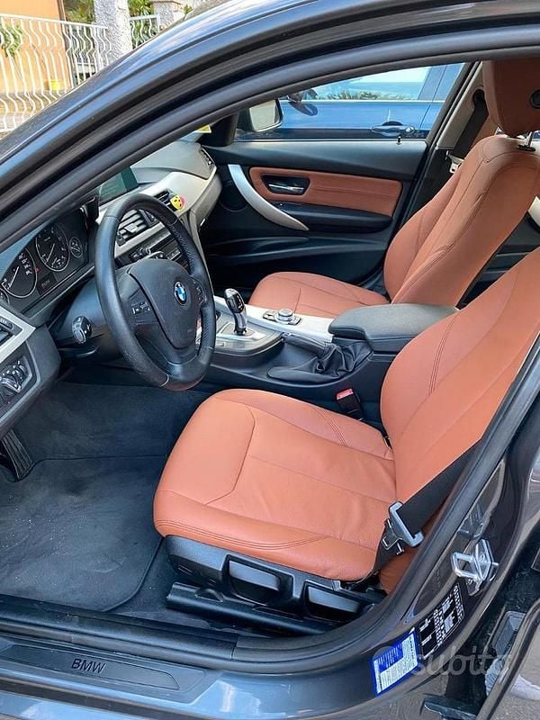 Usata BMW 318 Comfort Edition 143 CV (105 kW) 2015 Grigio Berlina
