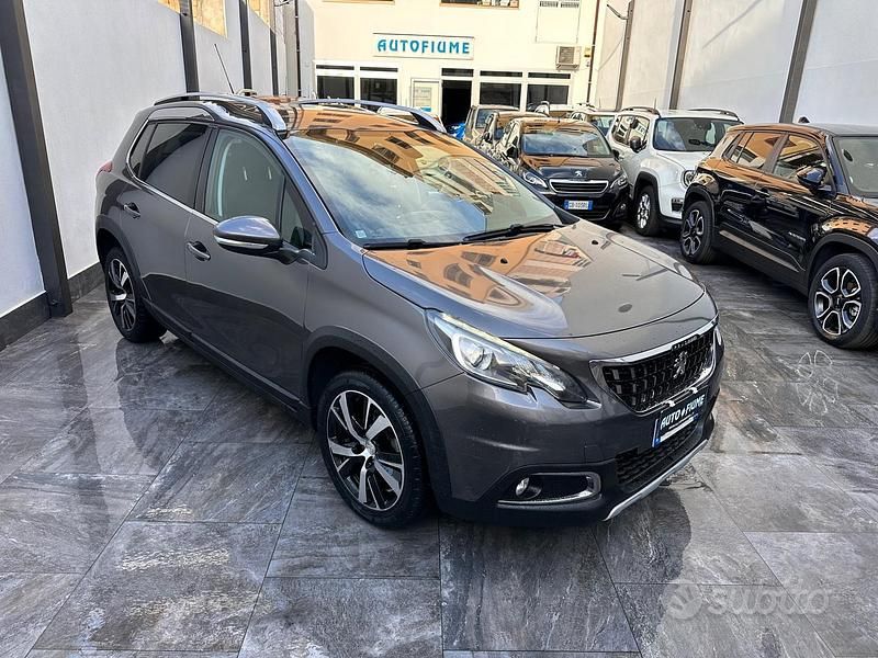 Usata Peugeot 2008 Allure 99 CV (72 kW) 2017 Grigio SUV