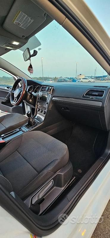 Usata VW Golf VII 125 CV (91 kW) 2013 Bianco