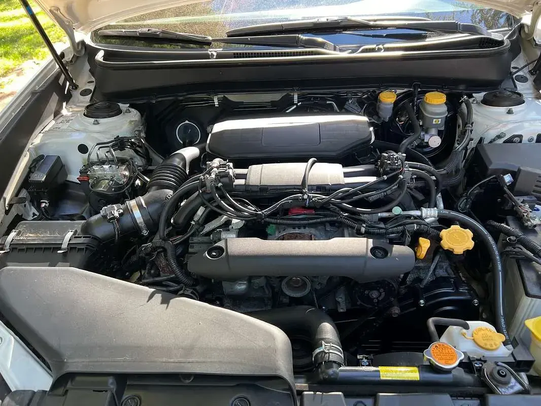 Usado Subaru Legacy 150 CV (110 kW) 2010 Blanco Familiar