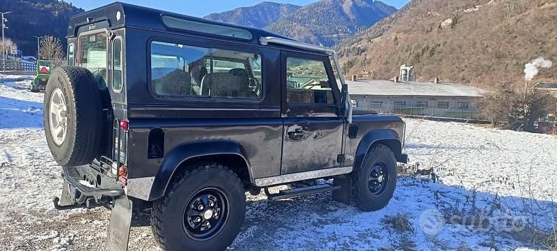 Usata Land Rover Defender 122 CV (89 kW) 2002 Nero SUV