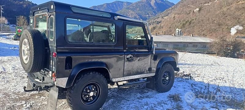 Usata Land Rover Defender 2002 Nero SUV