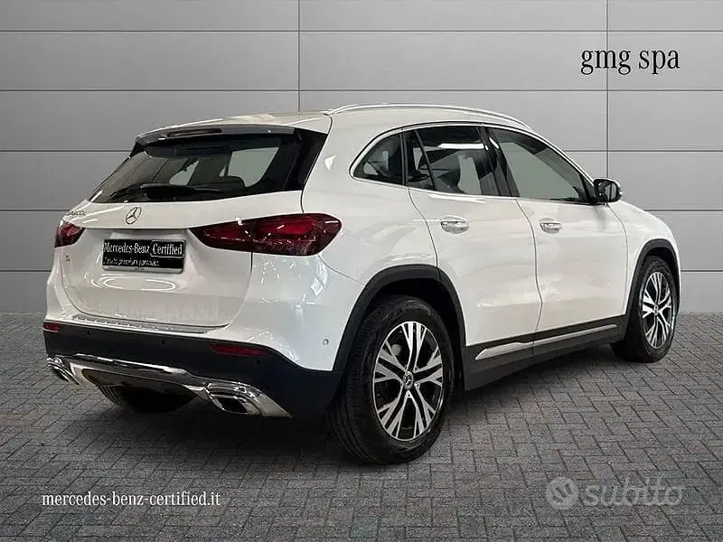 Usata Mercedes GLA200 Advanced Plus 150 CV (110 kW) 2023 Bianco SUV