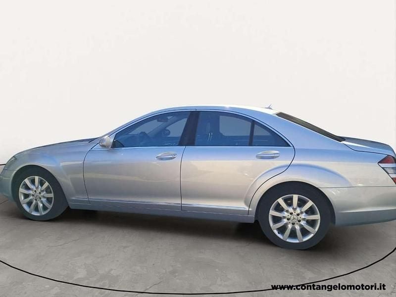 Usata Mercedes S500 387 CV (284 kW) 2006 Argento Berlina