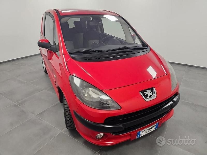 Usata Peugeot 1007 109 CV (80 kW) 2006 Rosso Monovolume