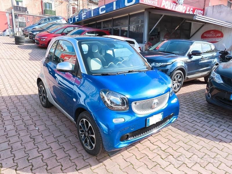 Blu Usata 2015 Smart ForTwo Coupé Passion Coupé | 9999 € (Buon prezzo) - Immagine 1/4