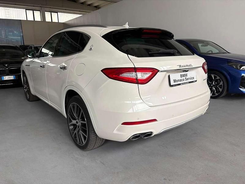 Usata Maserati Levante 275 CV (202 kW) 2020 Bianco SUV
