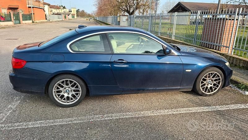 Usata BMW 320 184 CV (135 kW) 2010 Blu Coupé