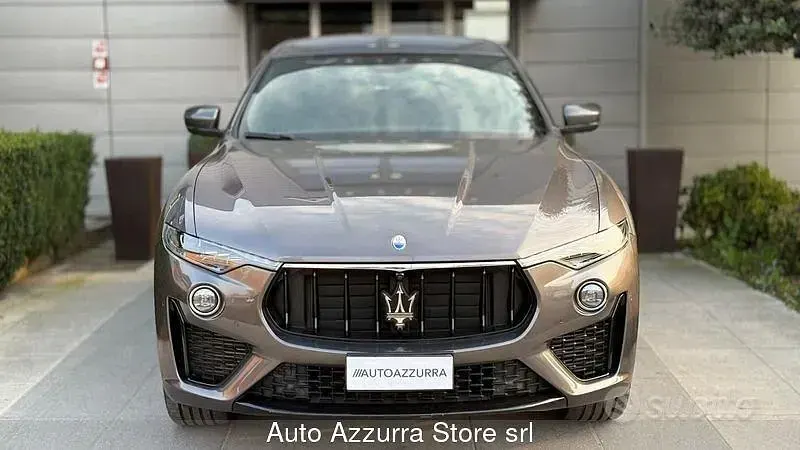 Usata Maserati Levante 275 CV (202 kW) 2020 Grigio SUV