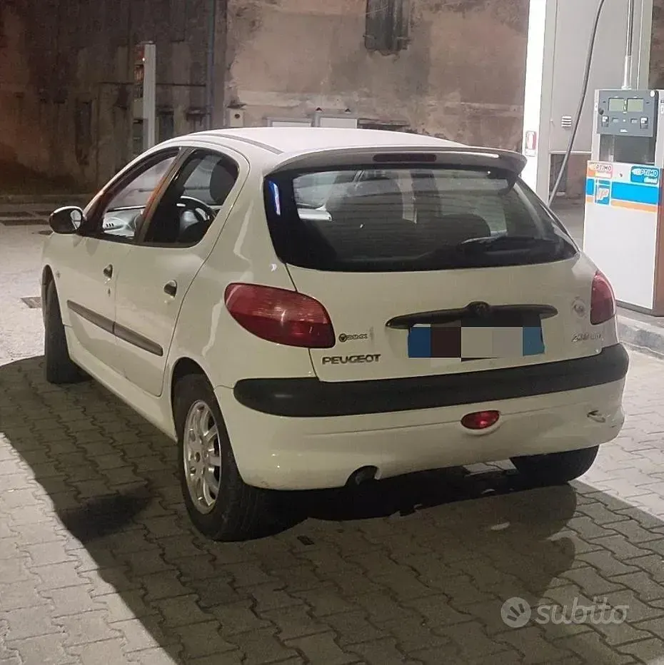 Usata Peugeot 206 68 CV (50 kW) 2002 Bianco Berlina