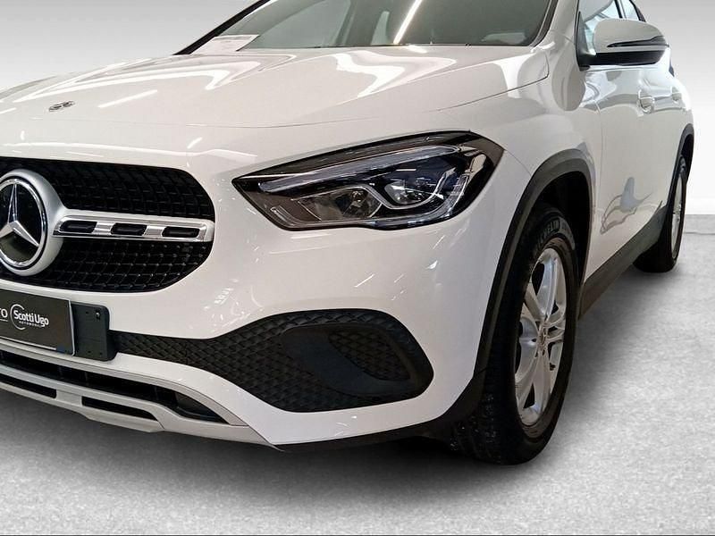 Usata Mercedes GLA180 116 CV (85 kW) 2023 Bianco SUV