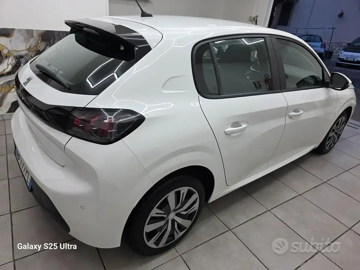 Usata Peugeot 208 102 CV (75 kW) 2020 Bianco Utilitaria