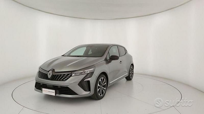 Usata Renault Clio V Techno 90 CV (66 kW) 2024 Grigio Berlina