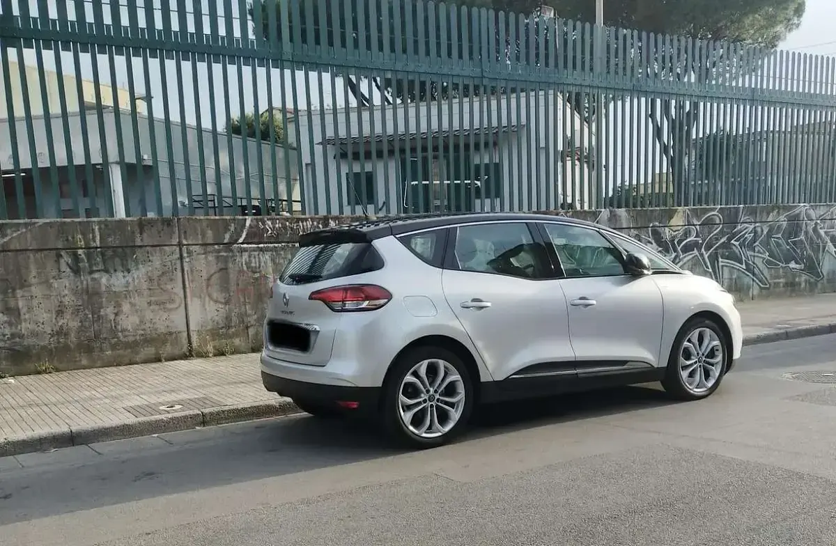 Usata Renault Scénic IV 110 CV (80 kW) 2018 Monovolume