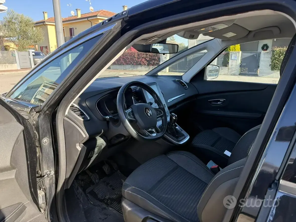 Usata Renault Scénic 110 CV (80 kW) 2017 Nero Monovolume