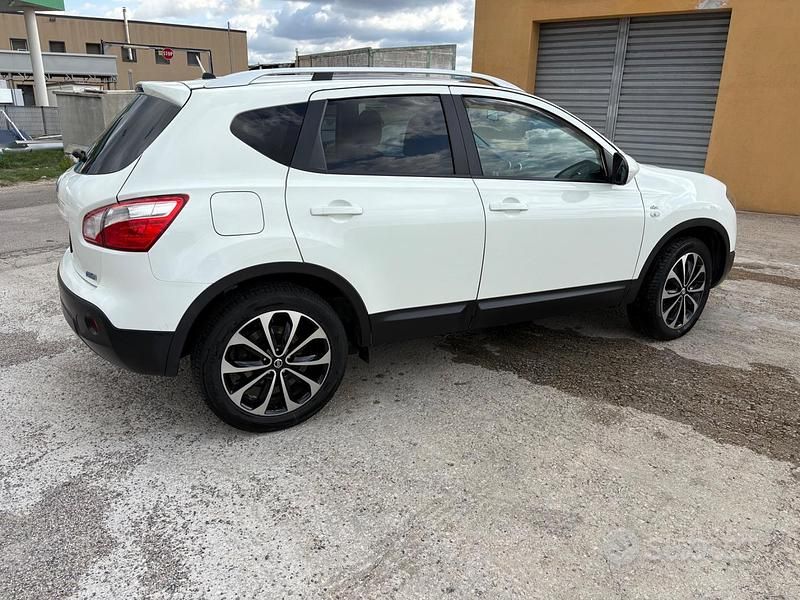 Usata Nissan Qashqai N-TEC 110 CV (80 kW) 2010 Bianco SUV