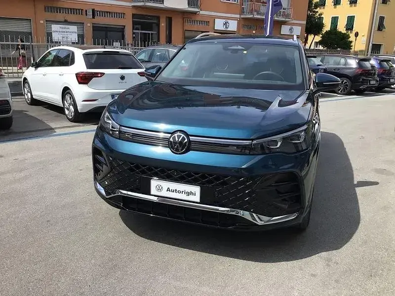 Usata VW Tiguan R-line 193 CV (141 kW) 2024 Blu SUV