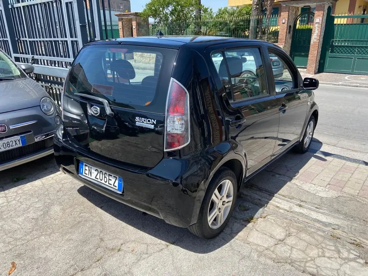Usata Daihatsu Sirion 69 CV (50 kW) 2012 Nero Utilitaria