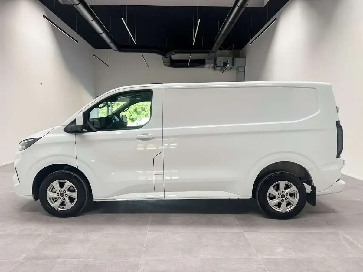 Usata Ford Transit Custom 136 CV (100 kW) 2025 Bianco Furgone