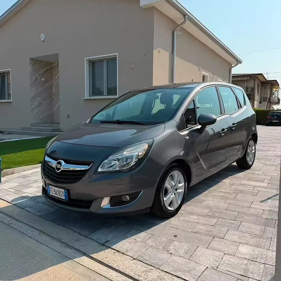 Usata Opel Meriva 95 CV (69 kW) 2016 Grigio Monovolume