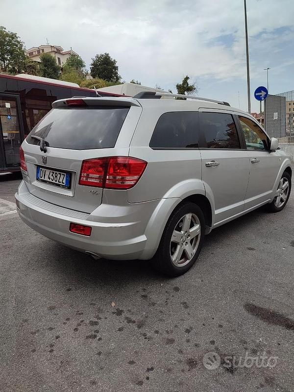 Usata Dodge Journey 140 CV (102 kW) 2009 Grigio SUV