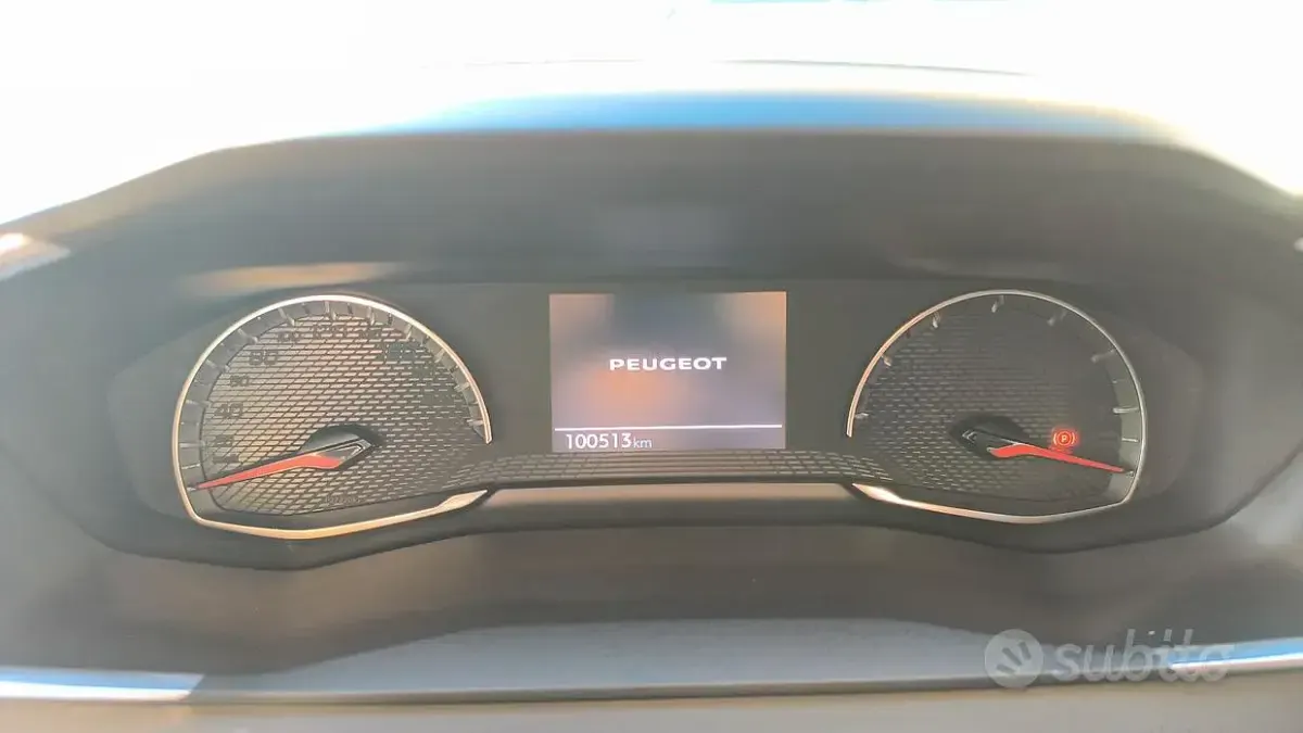 Usata Peugeot 2008 110 CV (80 kW) 2021 Grigio SUV