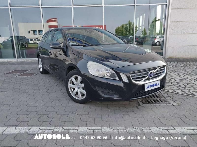 Usata Volvo V60 Kinetic 114 CV (83 kW) 2011 Nero Station wagon