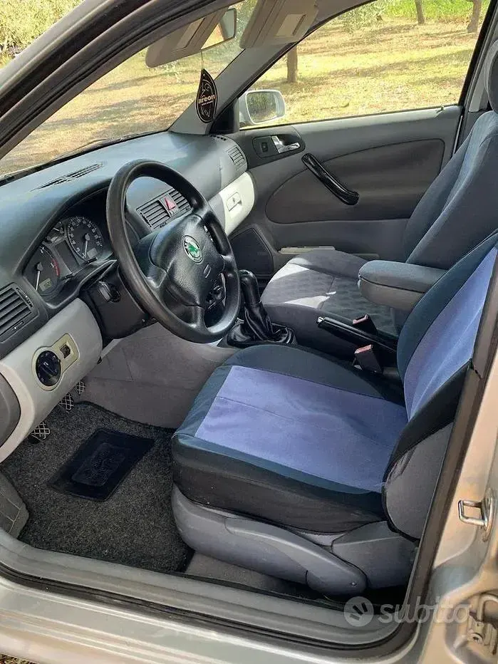 Usata Skoda Octavia 110 CV (80 kW) 1999 Grigio Station wagon