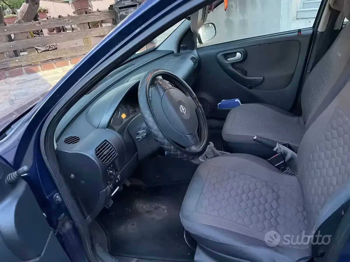 Usata Opel Corsa 75 CV (55 kW) 2003 Utilitaria