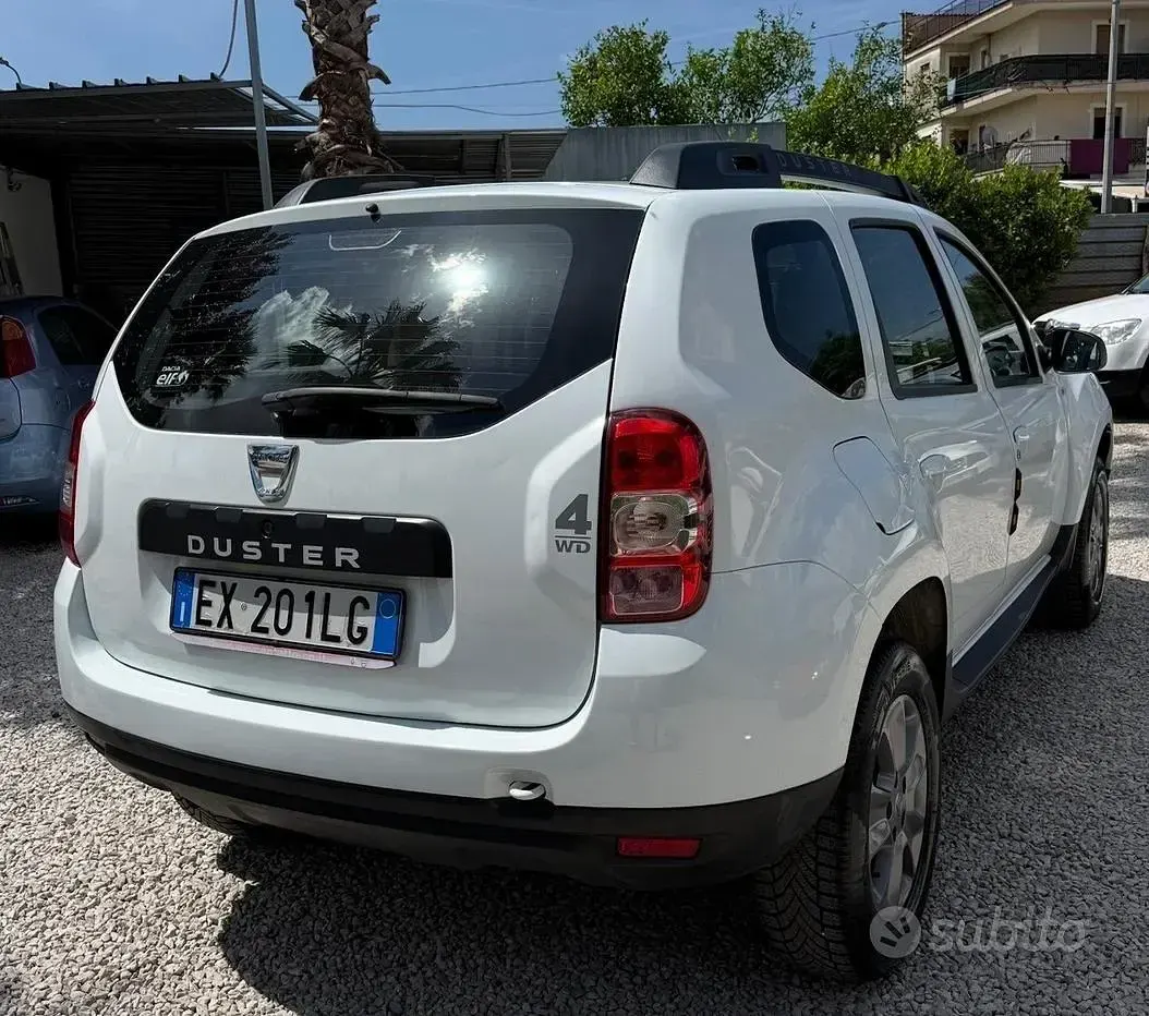 Usata Dacia Duster Lauréate 109 CV (80 kW) 2014 Bianco SUV
