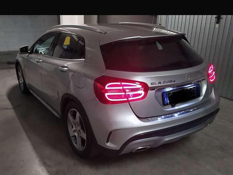 Usata Mercedes GLA200 Premium 136 CV (100 kW) 2016 Argento SUV