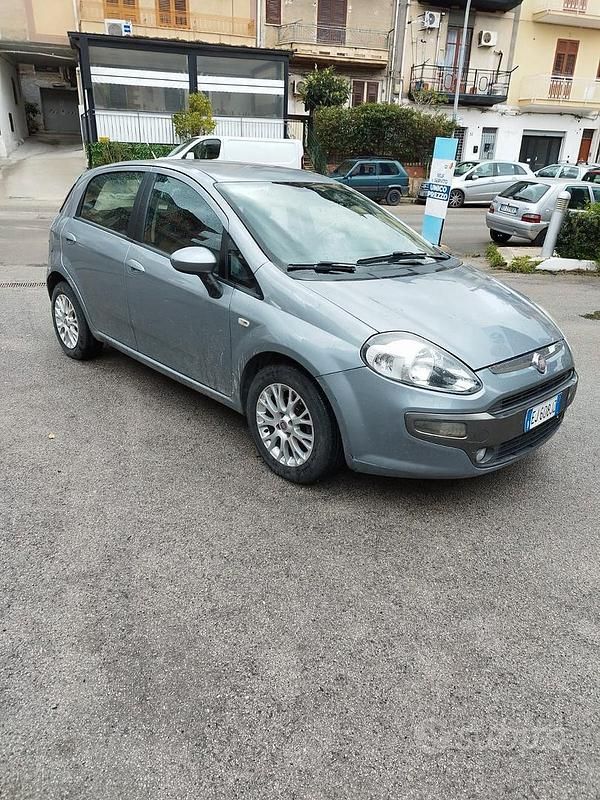 Usata Fiat Punto Evo 75 CV (55 kW) 2011 Grigio Utilitaria