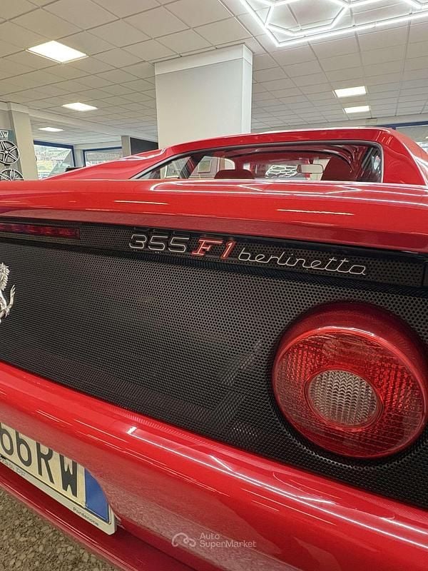 Usata Ferrari F355 381 CV (280 kW) 1998 Rosso corsa 322 Berlina