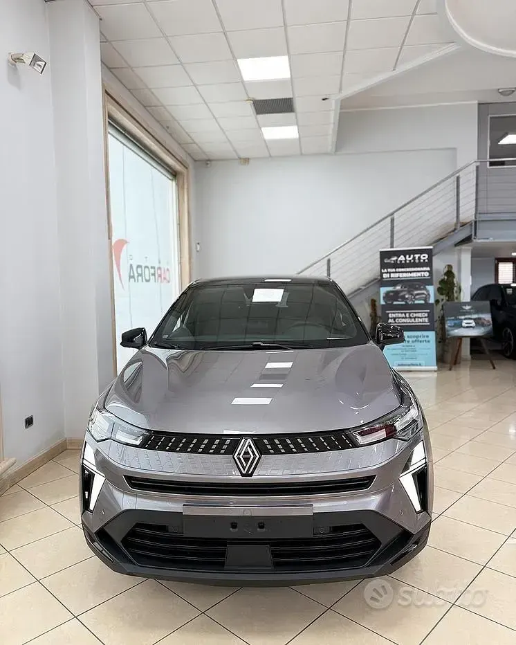Nuova Renault Captur Techno 101 CV (74 kW) 2026 Grigio SUV