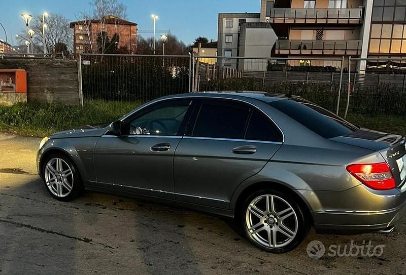Usata Mercedes C320 224 CV (164 kW) 2009 Grigio Berlina