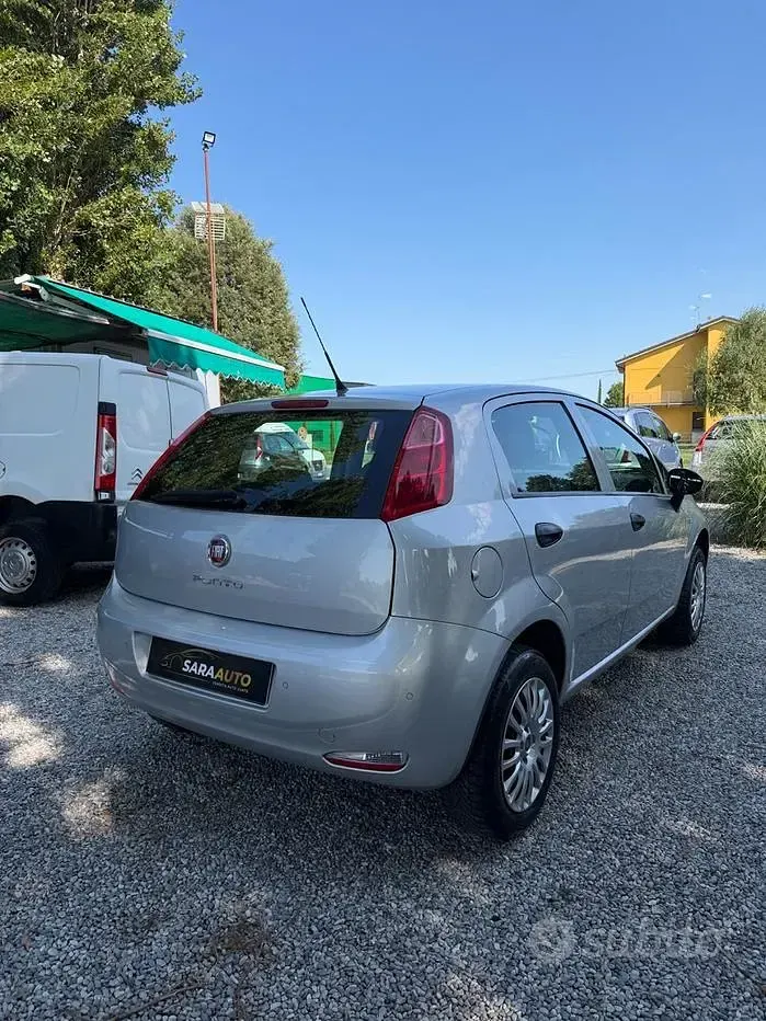 Usata Fiat Punto Street 70 CV (51 kW) 2015 Grigio Utilitaria