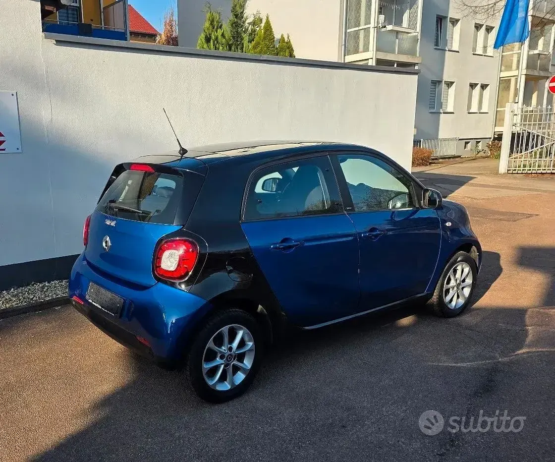 Begagnad Smart ForFour Prime 90 HK (66 kW) 2016 Blå Halvkombi