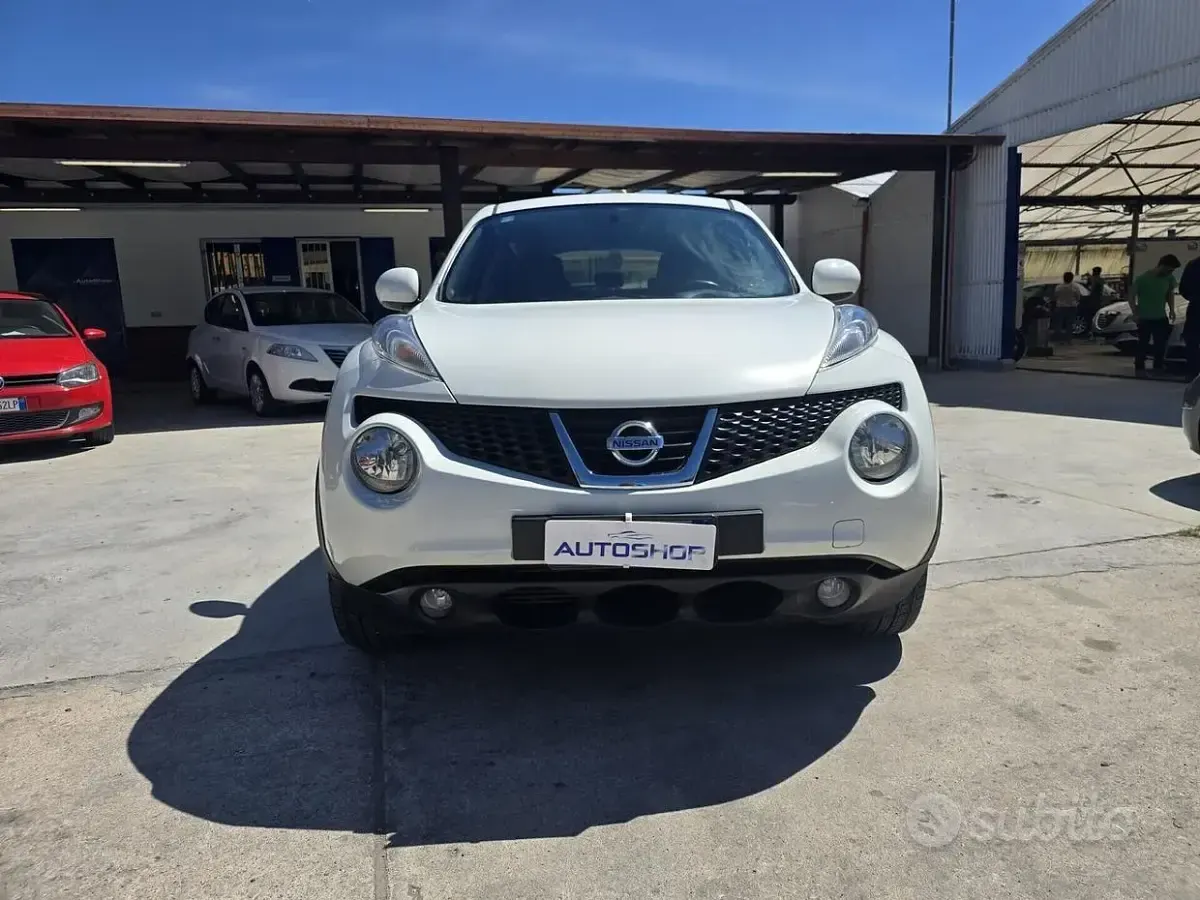 Usata Nissan Juke Tekna 110 CV (80 kW) 2010 Bianco SUV