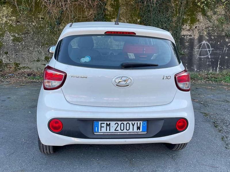 Usata Hyundai i10 67 CV (49 kW) 2017 Bianco Utilitaria