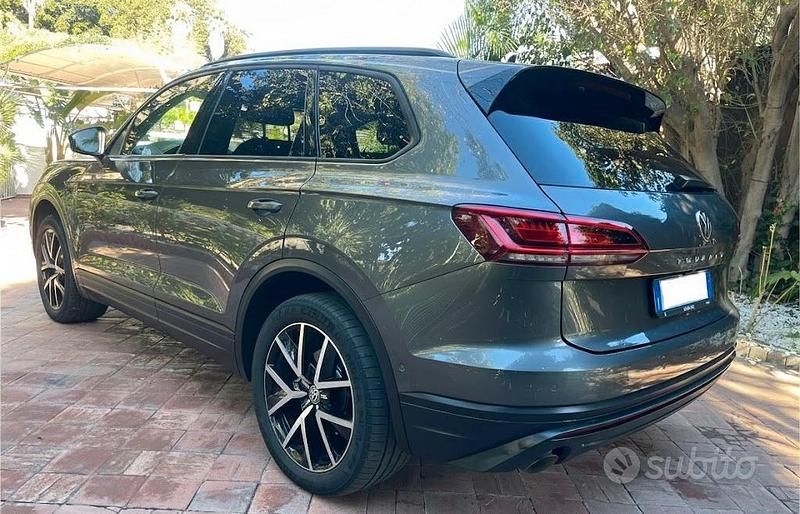 Usata VW Touareg 2019 Grigio SUV