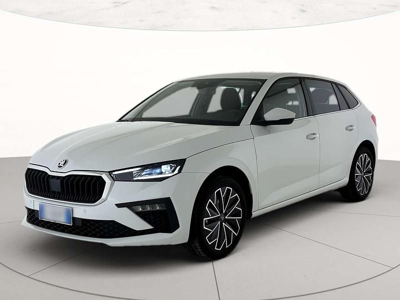 Usata Skoda Scala Style 116 CV (85 kW) 2025 Bianco luna metallizzato Utilitaria